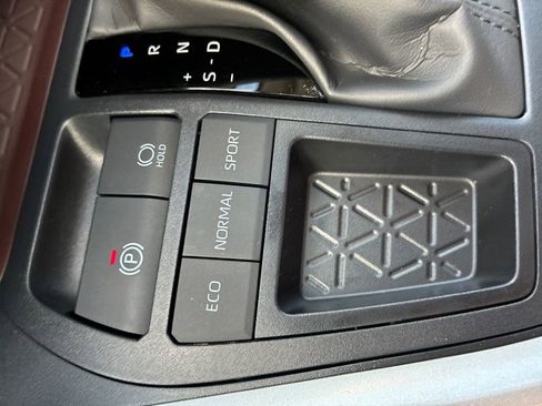 New 2025 Toyota RAV4 Limited image 38