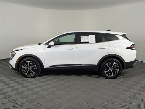 Used 2023 Kia Sportage EX image 4