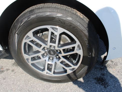 Certified 2025 Ford Expedition Max Active AWD/4WD image 13