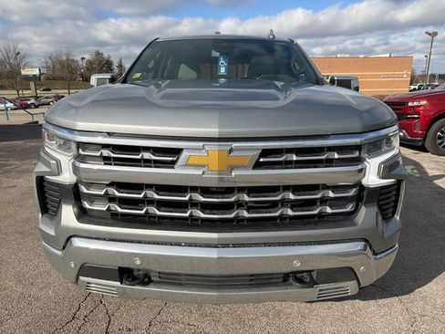 Used 2023 Chevrolet Silverado 1500 LTZ image 2