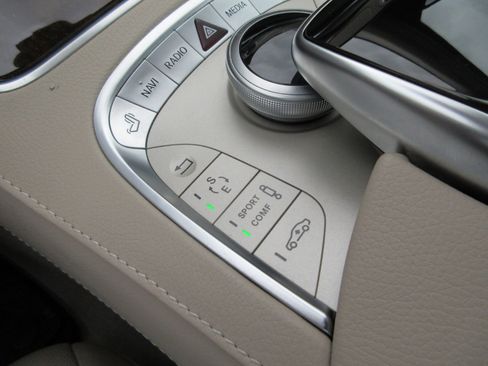 Used 2017 Mercedes-Benz S 550 Sedan image 53