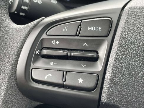 Used 2026 Hyundai Venue SE FWD image 16