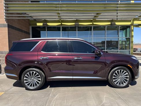 Used 2024 Hyundai Palisade Calligraphy image 9
