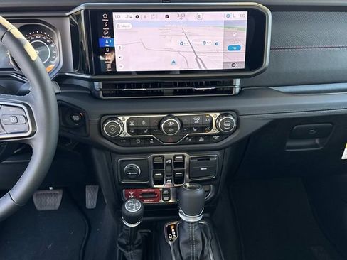 New 2025 Jeep Gladiator Rubicon image 17