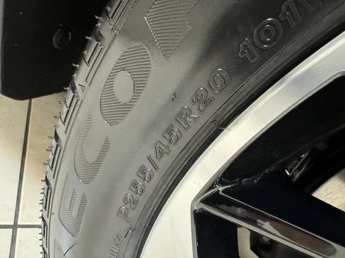 Used 2024 Mitsubishi Outlander 4WD Plug-In Hybrid image 27