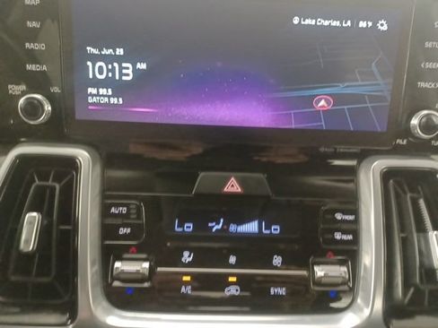 Used 2023 Kia Sorento SX AWD/4WD image 28