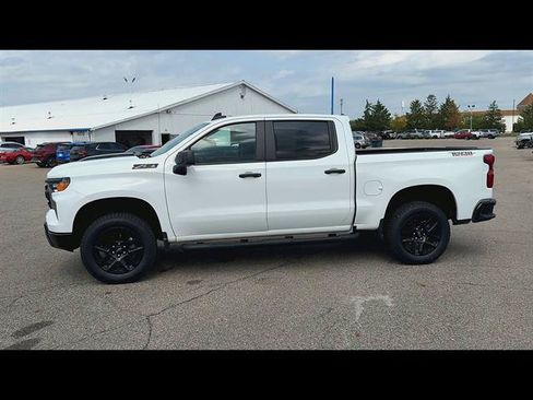 Used 2025 Chevrolet Silverado 1500 Custom Trail Boss w/ Turbomax Blackout Package AWD/4WD image 46