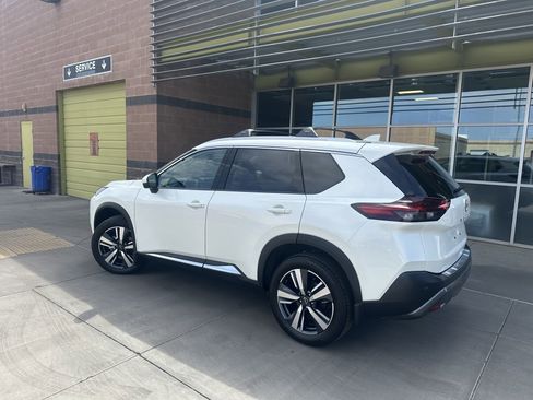 Used 2023 Nissan Rogue SL image 4