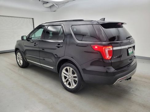 Used 2017 Ford Explorer XLT w/ Equipment Group 201A AWD/4WD image 3