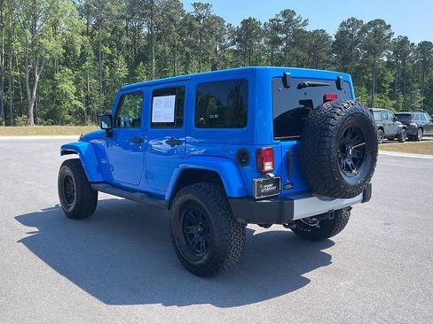 Used 2011 Jeep Wrangler Unlimited Sahara w/ Dual Top Group AWD/4WD image 5