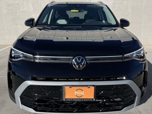 Certified 2025 Volkswagen Taos SEL image 2