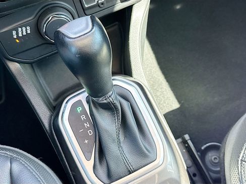 Used 2018 Jeep Renegade Limited w/ Safety & Security Group AWD/4WD image 19