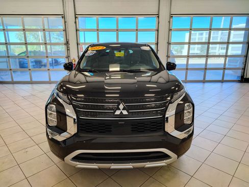 Used 2024 Mitsubishi Outlander SE image 9