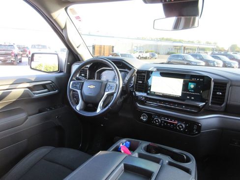 Certified 2022 Chevrolet Silverado 1500 LT AWD/4WD image 22