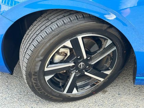 Used 2025 Nissan Sentra SV FWD image 35