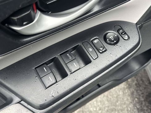 Used 2019 Honda CR-V LX image 17