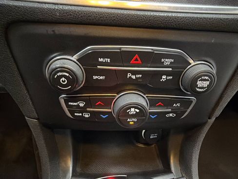 Used 2017 Dodge Charger R/T w/ Plus Group RWD image 21