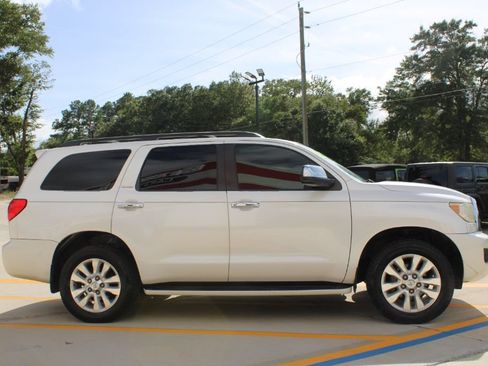 Used 2016 Toyota Sequoia Platinum RWD image 2