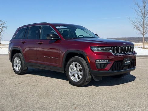Used 2023 Jeep Grand Cherokee Limited image 1