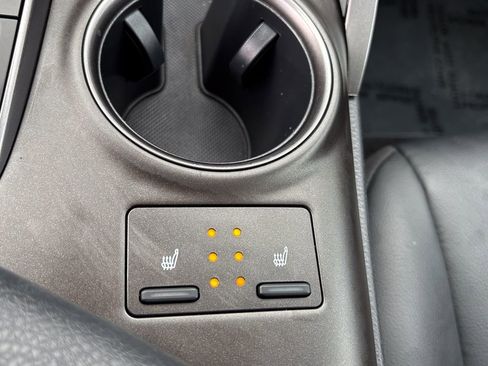 Used 2023 Toyota Camry SE w/ Cold Weather Package image 25