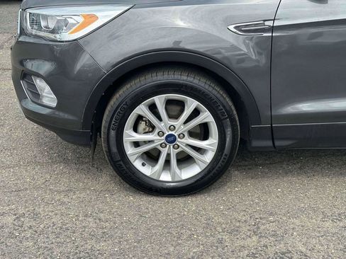Used 2017 Ford Escape SE w/ Equipment Group 201A FWD image 6