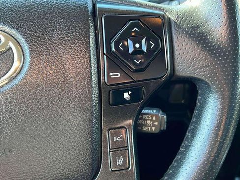 Certified 2022 Toyota 4Runner TRD Off-Road Premium image 24