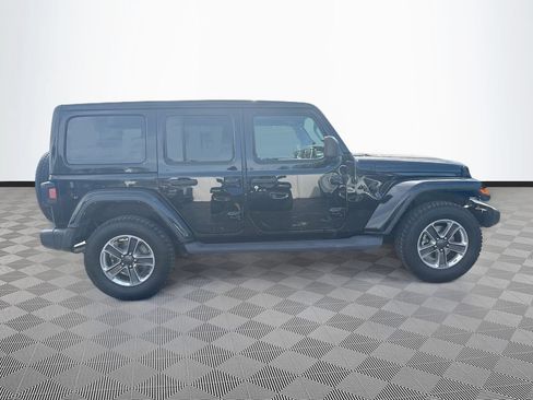 Certified 2022 Jeep Wrangler Unlimited Sahara w/ Cold Weather Group AWD/4WD image 5