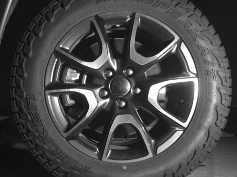 Used 2025 Jeep Compass Trailhawk image 12