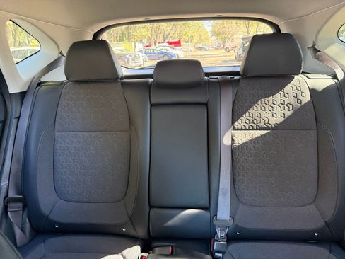 Used 2025 Kia Seltos S image 33