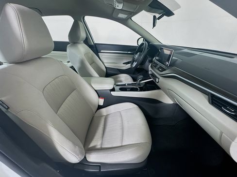 Used 2023 Nissan Altima 2.5 SV FWD image 29