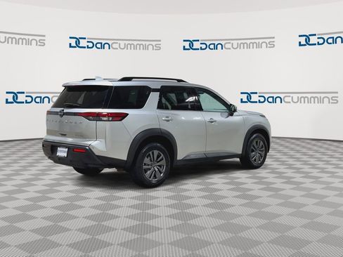 Used 2024 Nissan Pathfinder SV AWD/4WD image 8