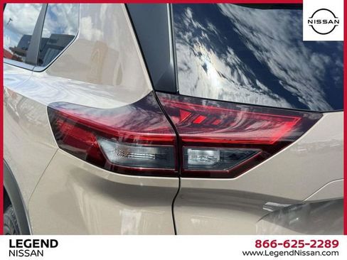 Certified 2024 Nissan Rogue SV AWD/4WD image 11