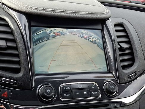 Used 2018 Chevrolet Impala Premier w/ Premier Confidence Package image 18