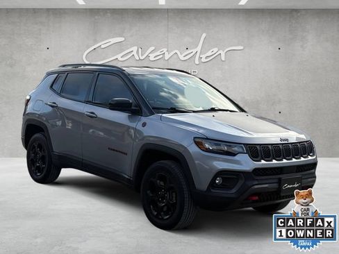 Used 2023 Jeep Compass Trailhawk AWD/4WD image 2