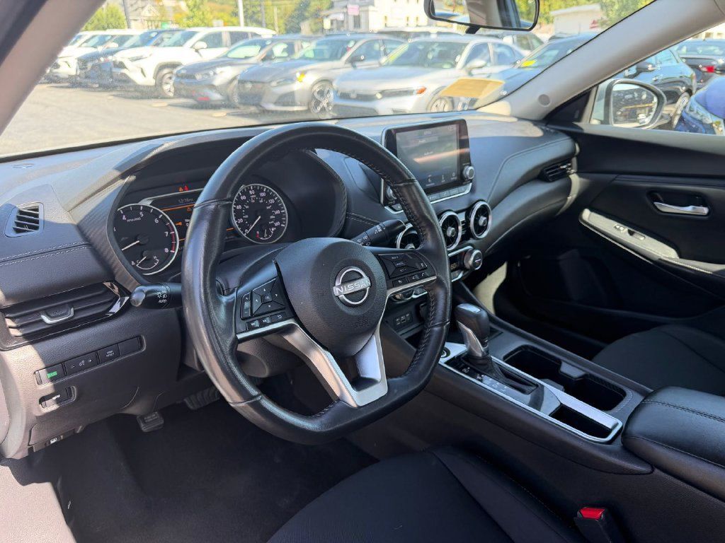 Used 2024 Nissan Sentra SV FWD image 10