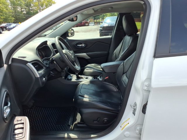 Used 2022 Jeep Cherokee Latitude AWD/4WD image 4