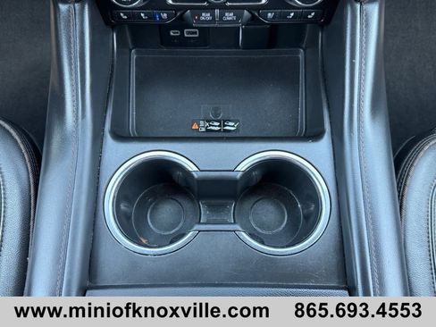 Used 2022 Chevrolet Suburban High Country AWD/4WD image 23