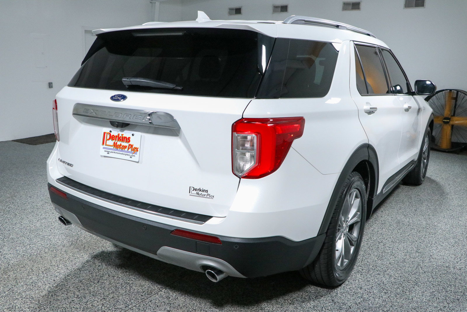 Used 2022 Ford Explorer Limited w/ Equipment Group 301A RWD image 7