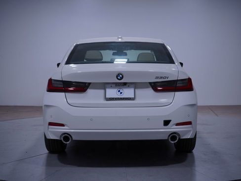 Used 2025 BMW 330i Sedan w/ Parking Assistance Package RWD image 5