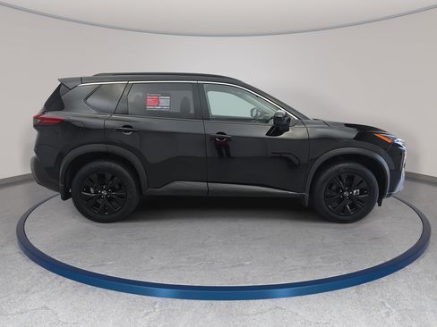 Certified 2023 Nissan Rogue SV w/ SV Premium B Package FWD image 4