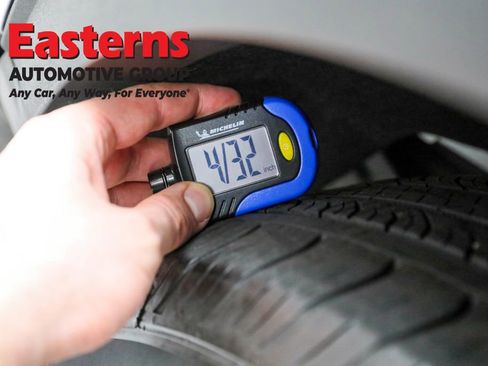 Used 2022 Ford Escape SE image 25