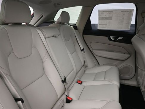 New 2026 Volvo XC60 B5 Ultra w/ Protection Package Premier image 33