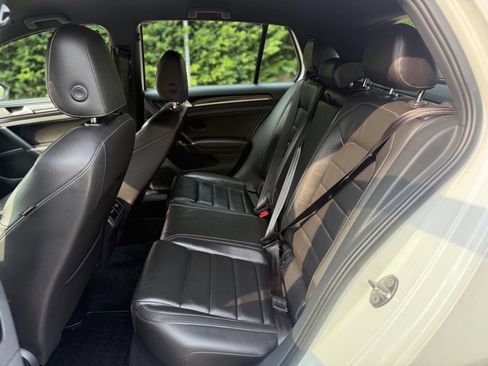 Used 2015 Volkswagen Golf R 4Motion AWD 4dr Hatchback image 28