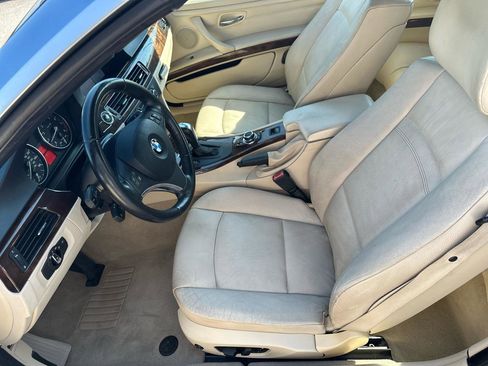 Used 2013 BMW 335i Convertible w/ Premium Pkg RWD image 17