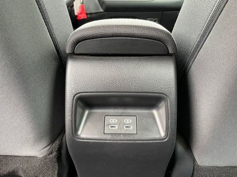 Used 2025 Toyota Corolla LE FWD image 27