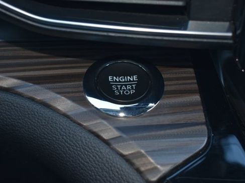 Used 2024 Ford Explorer Limited image 21