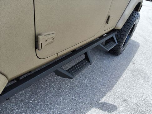 Used 2018 Jeep Wrangler Unlimited Sport S AWD/4WD image 11