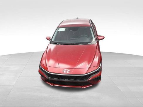 Certified 2026 Hyundai Elantra SE FWD image 23
