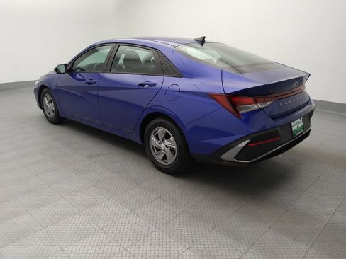 Used 2024 Hyundai Elantra SE FWD image 3