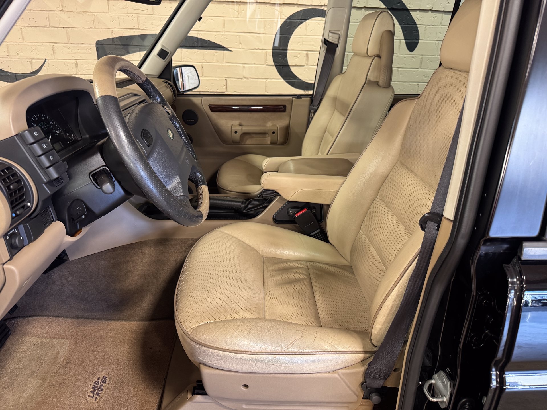 Used 2000 Land Rover Discovery AWD/4WD image 19